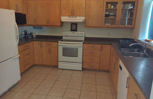 Truro House | Charming 3-bedroom 2.5 bath with game room and free wifi! TVs with prime/netflix