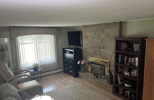 Woodslee House | Charming 3-Bedroom Home