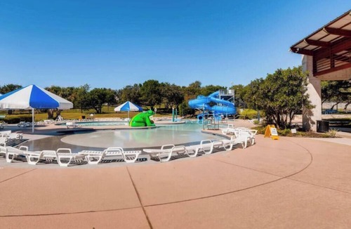 Lakeway Condo | Charming 3bed 3 bath Lakeway Retreat with Patio and Resort-Style amenities