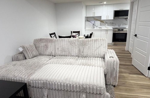 Southeast Edmonton House | Charming Basement Suite