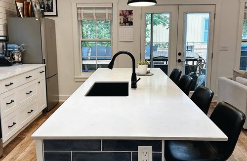 Crystal Beach Cottage | Charming Beach House Minutes From Beach