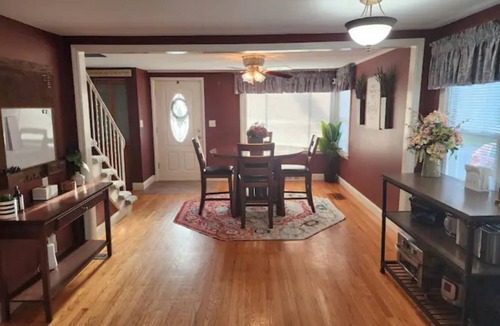 Galeville House | Charming cape cod close to it all!