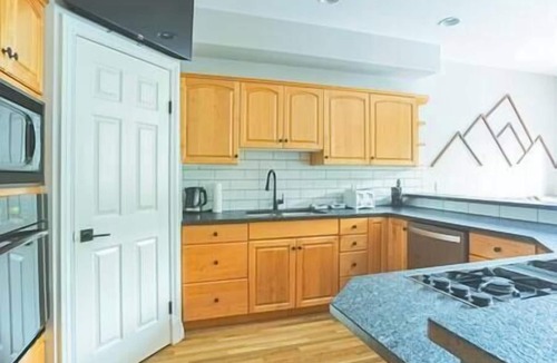 Fernie House | Charming Four-Storey Home in Fernie Alpine Resort