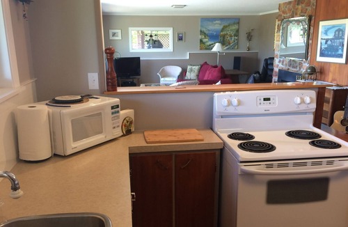 Courtenay Apartment | Charming Half-Duplex with a Lovely Ocean View Steps from Royston Seaside Park!