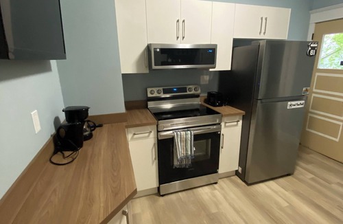 South Lethbridge House | Charming home in Lethbridge with piano, beautiful neighborhood, central location