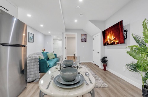 Calgary House | Charming house with WiFi in Livingston for a cozy getaway, close to the airport
