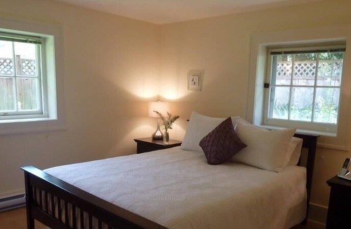 Fairfield Apartment | Charming Modern 2BR Suite by Park, Ocean & Downtown