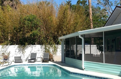 Port Orange Apartment | Charming poolside apartment in Port Orange