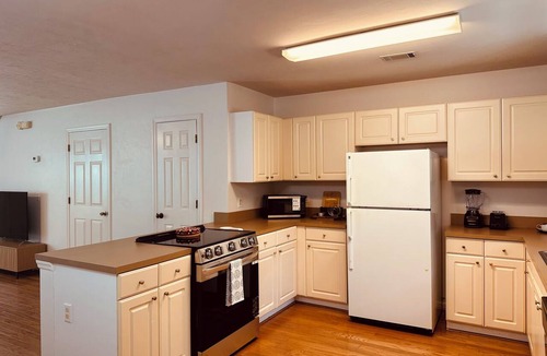 Haile Plantation House | Charming Stay in “La Casita” at Haile. Safe, Walkable, and Close to Everything