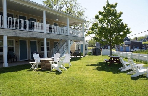 Block Island Apartment | Charming Studio in Island Manor Resort