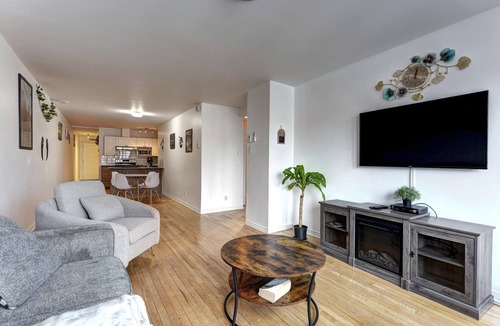 Francois-Perrault Apartment | Charming unit with Balcony - Near Highway 40