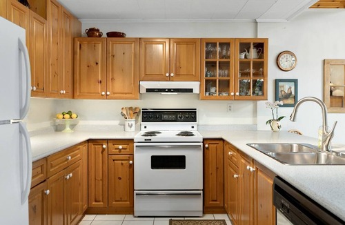 Huntsville Cottage | Charming Waterfront Cottage with Private Dock on Peaceful Otter Lake near Huntsville, Ontario