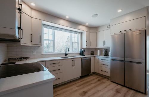 Conception Bay South House | Cherry Lane Cottage | 3 Bed & 2 Bath