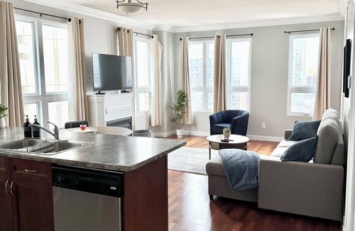 Downtown Edmonton House | Chic Downtown Suite w/AC & Parking | Near Rogers
