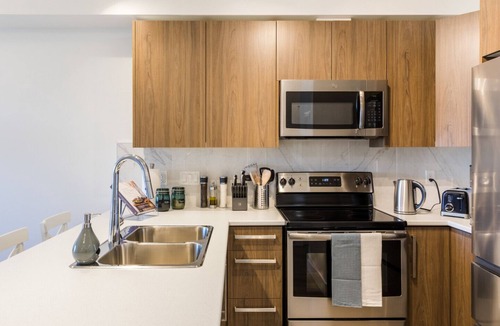 Courtenay House | Chic Modern Apartment