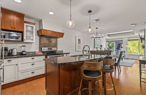 Canmore Condo | Chic Rocky Mountain 2BR w/Hot tub and Pool