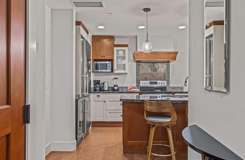 Canmore Condo | Chic Rocky Mountain 2BR w/Hot tub and Pool