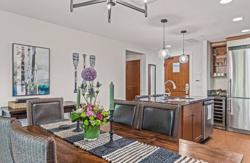 Canmore Condo | Chic Rocky Mountain 2BR w/Hot tub and Pool