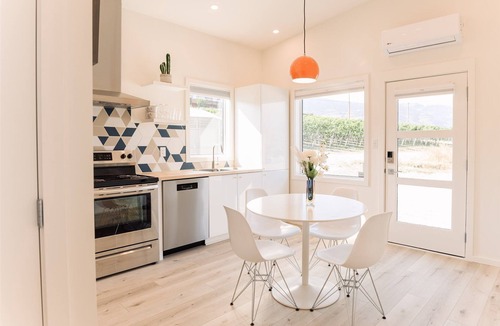 Osoyoos Apartment | Chic Vineyard Guesthouse