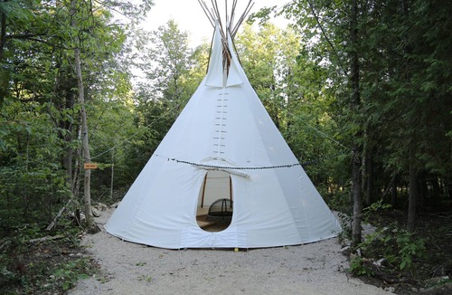 Markdale RV Rental | Chief Joseph, Large Tipi with central firepit