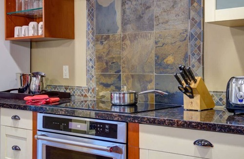 Canmore Apartment | Chinook Manor