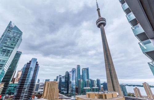 Toronto Entertainment District Apartment | Chol Furnished Suites 2 Bedrooms Downtown Toronto Million Dollar CN Tower View MTCC Rogers Centre Blue Jays TIFF Free Parking