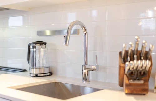 Gay Village Apartment | City Comfort – Free Parking