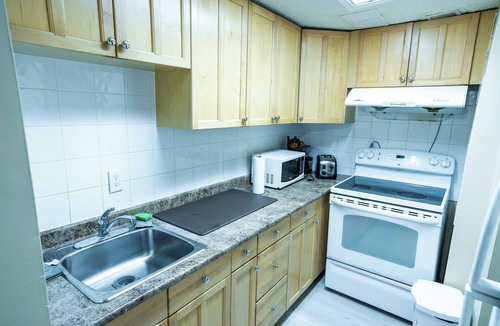 Forest Lawn House | City Townhouse -Calgary