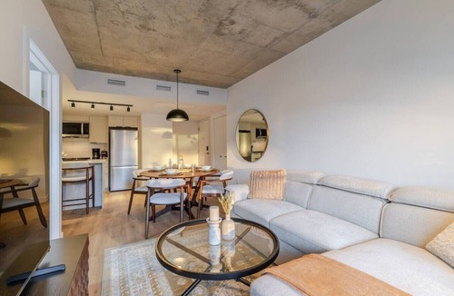 Sainte-Marie Apartment | CityGlow Montréal w/Free Parking