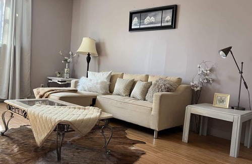 Highland Park House | Classic Calgary 2BD S