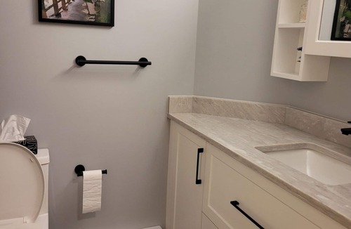 East Clayton House | Clayton Heights Private Suite