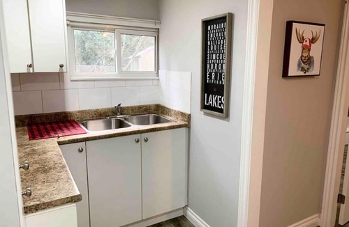 Guildford Apartment | ❤️Clean 2B Canadian Cottage Suite in the City❤️