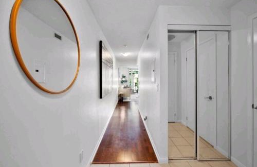 Fort York Apartment | CN Tower View with Pool, Gym, Hot Tub, and More!