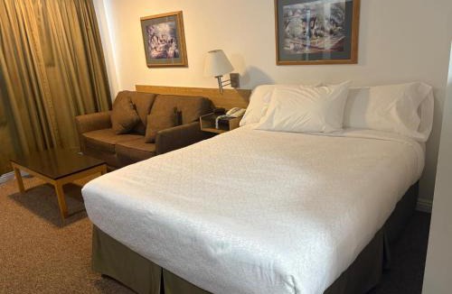 Whitecourt Hotel | Coast Whitecourt Hotel