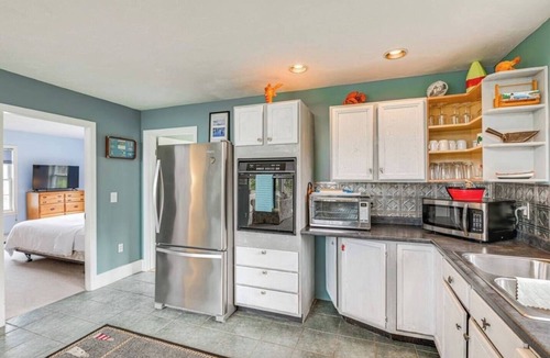 West Tremont House | Coastal Lighthouse Retreat 4mi to Acadia Sleeps 16 guest