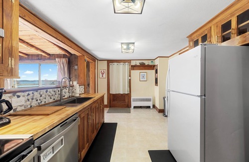 Milbridge House | Coastal Red Farmhouse w/firepit, 5 BR, 8 beds, 1.5 BA, 6 acres, Narragaugus Bay.