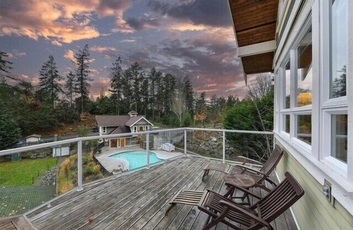 Pender Island Cottage | COB 31-Stunning Marina View Cottage on Pender Island
