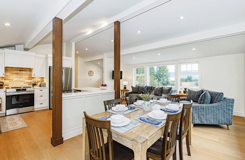 Cobble Hill House | Cobble Hill Winery Guest House