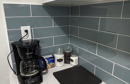 Southwest Edmonton Apartment | Comfort Arena! 10 min from Edmonton international Airport