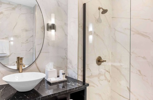 Halifax Hotel | Comfort Hotel Bayer's Lake