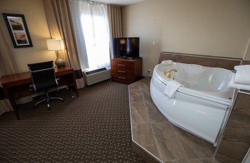South Lethbridge Hotel | Comfort Inn Lethbridge