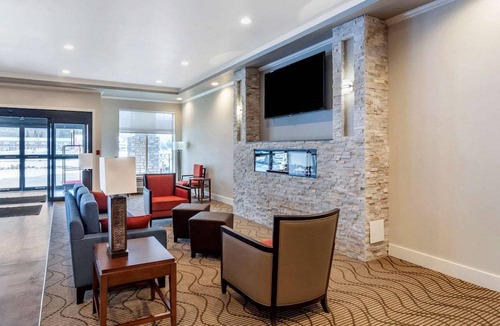 Valemount Hotel | Comfort Inn & Suites