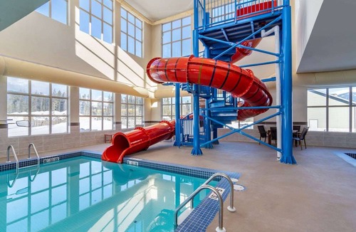 Valemount Hotel | Comfort Inn & Suites