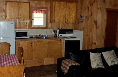 Algonquin Highlands Cabin | Comfortable Cabin Getaway near Algonquin Provincial Park in Ontario, Canada