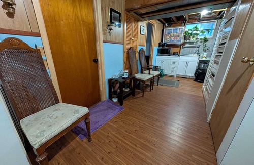 Peterborough House | Comfortable Private Room in Shared Bungalow | Near Hospital, Schools & Shopping