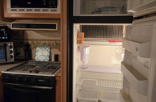 Regional District of Nanaimo House | Comfortable RV in a farm