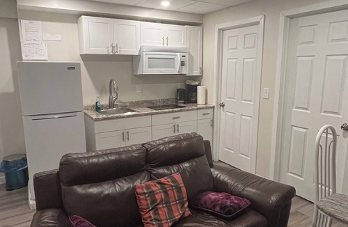 Winnipeg House | Comfy 2 bedroom basement & bathroom, close to a lot of stores & family friendly!