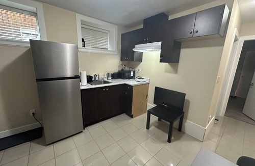 Sunset House | Comfy and Quiet 1BR Suite