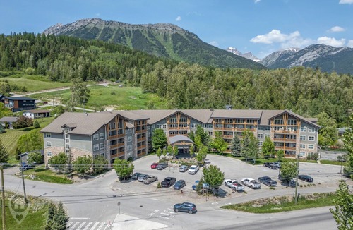 Fernie Condo | Condo Hotel/Hot Tub & Steam Room/Patio