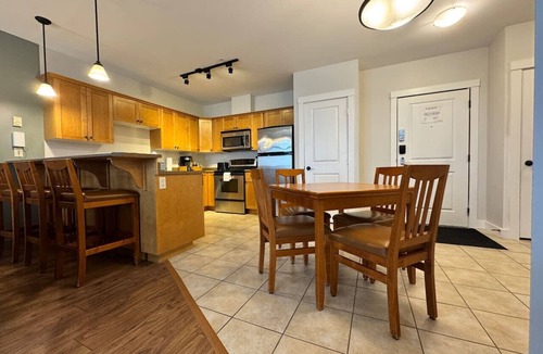 Golden Apartment | Condo Valley Vista- Ski-in/Out with Hot Tub access